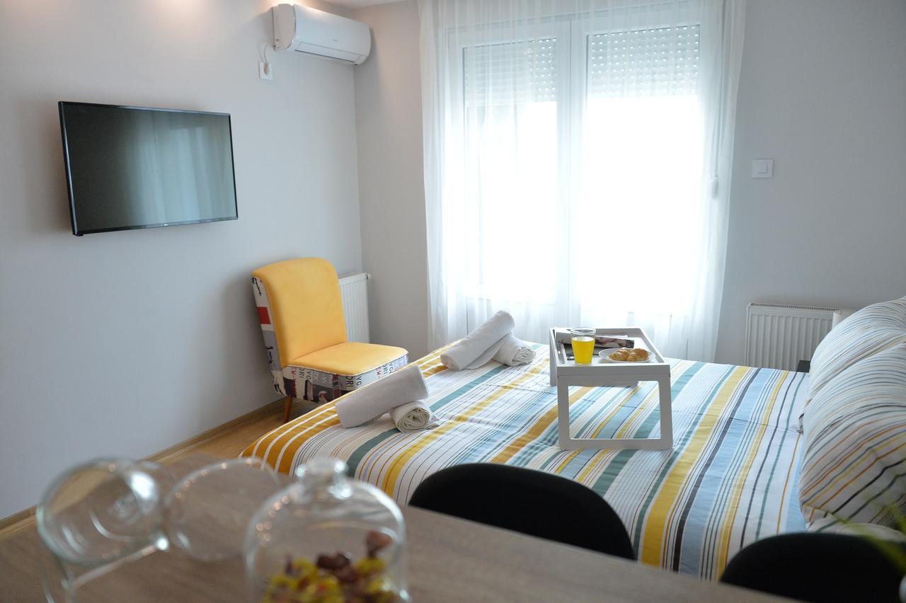 Apartment Pleasure Novi Sad Buitenkant foto
