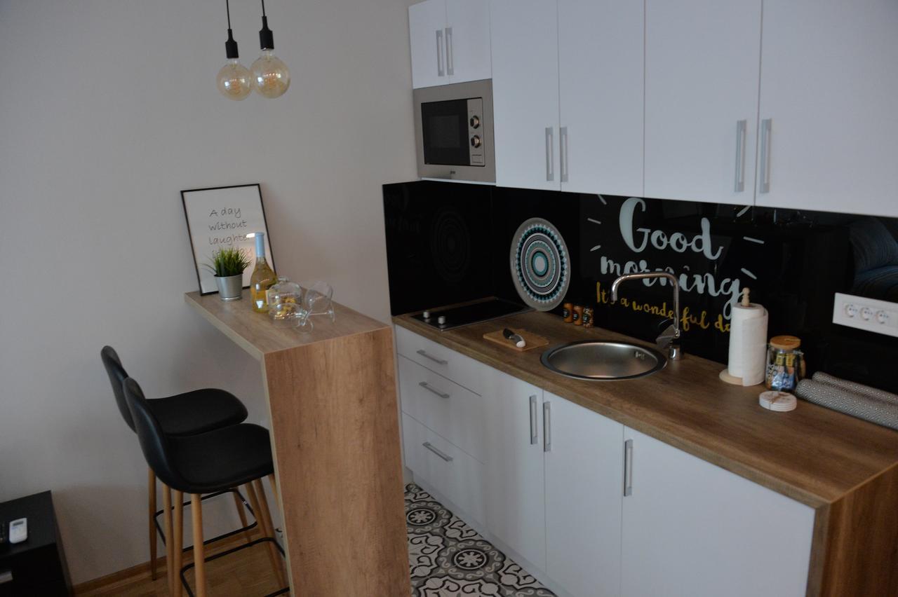 Apartment Pleasure Novi Sad Buitenkant foto