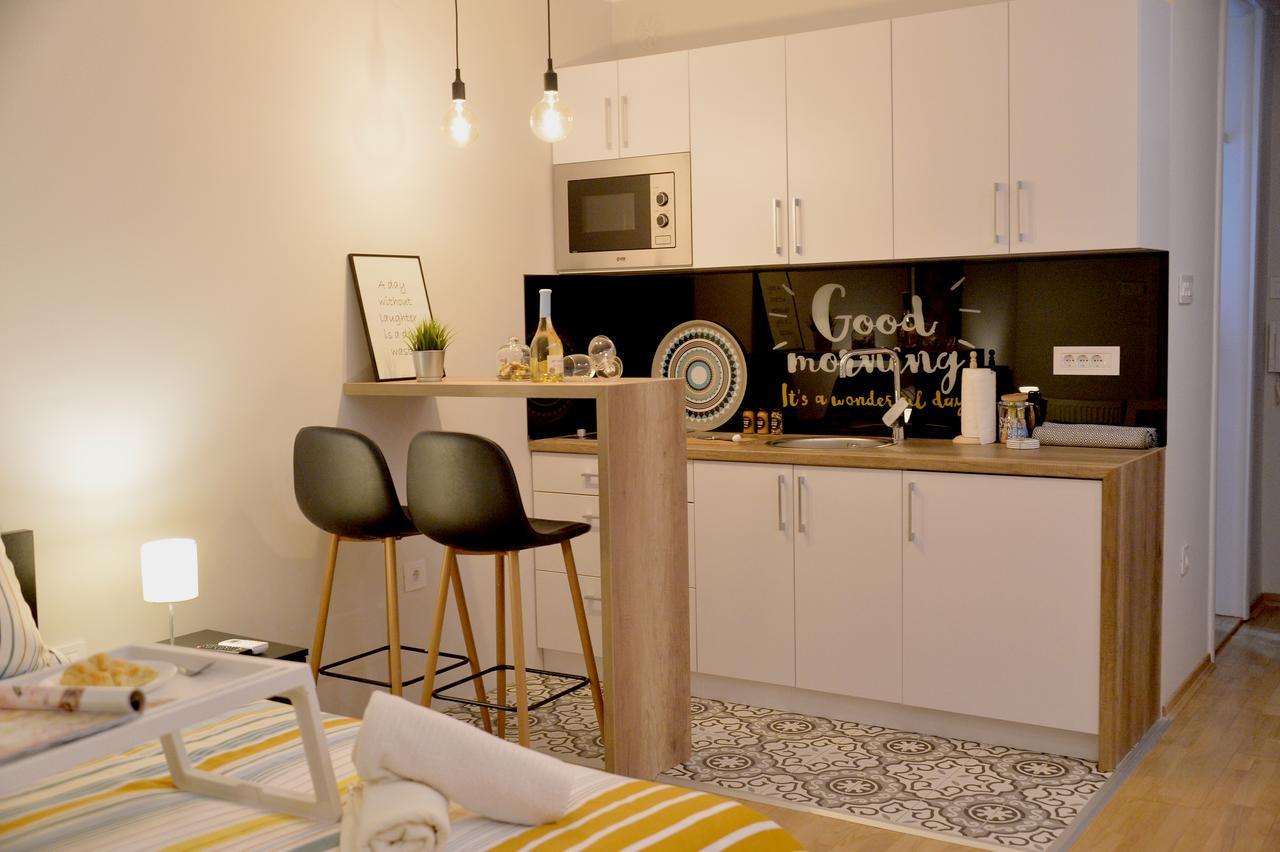 Apartment Pleasure Novi Sad Buitenkant foto