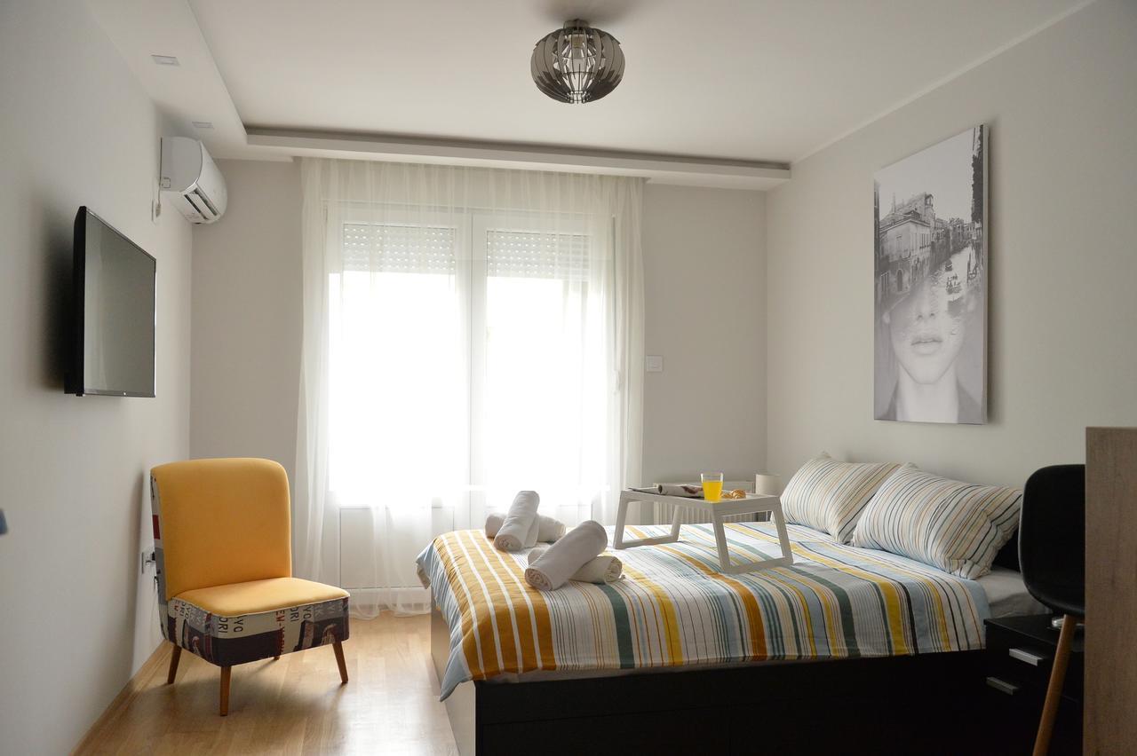 Apartment Pleasure Novi Sad Buitenkant foto
